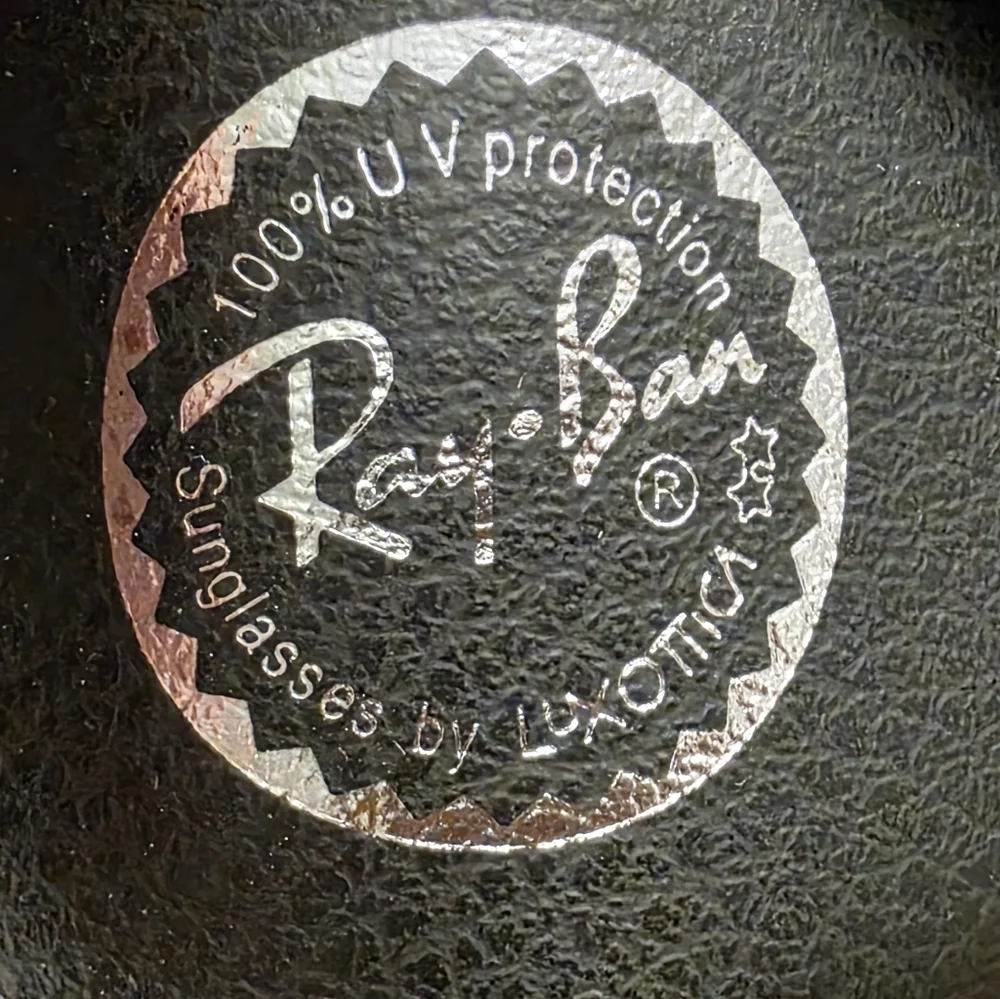 Ray-Ban Black Snap Closure Silver Seal Case with Cleaning Cloth - Picture 10 of 10